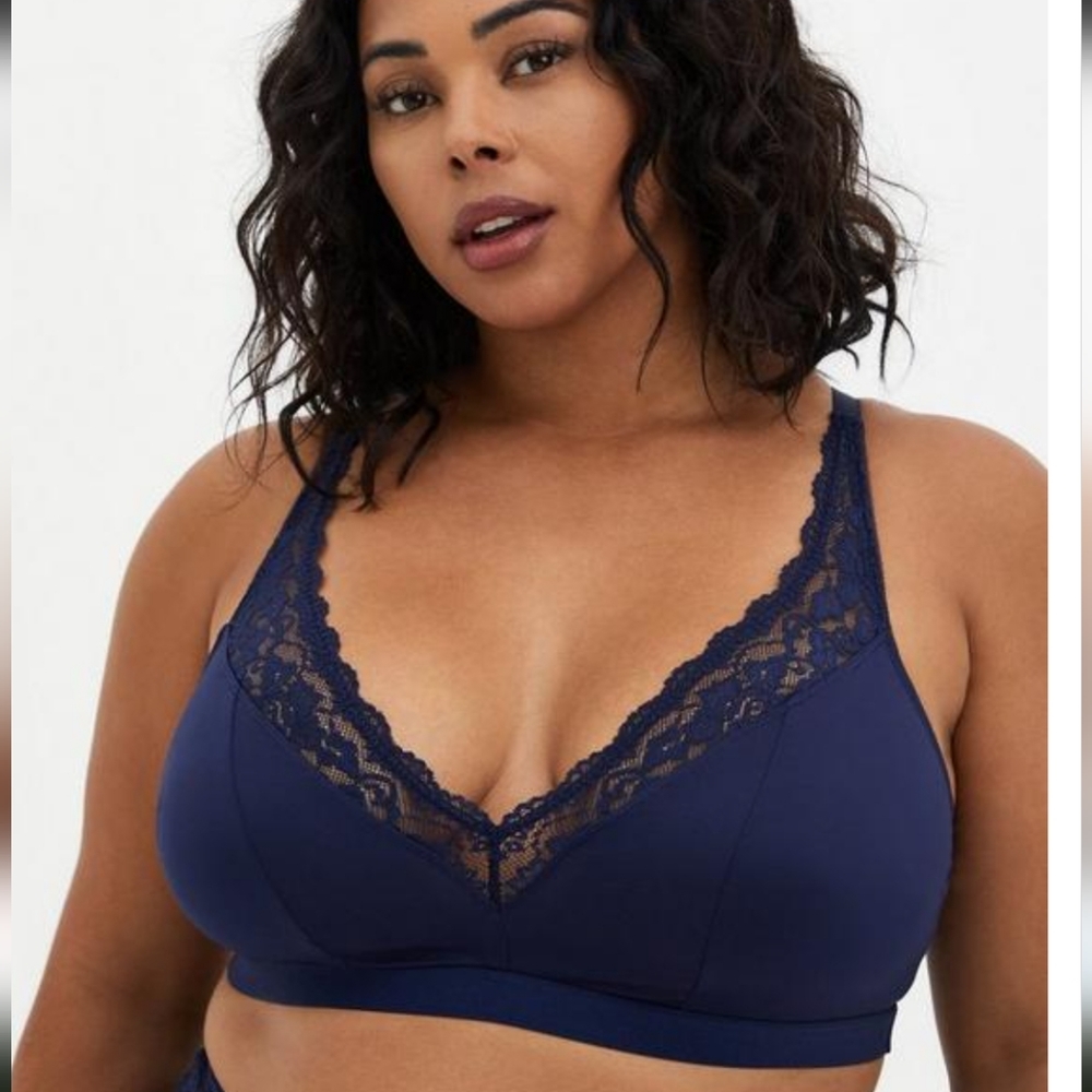 Torrid Lightly Lined Microfiber Plunge Bralette/ 0 (L/12).